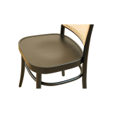La silla de restaurante de madera LOOMI 811 Rattan Negro