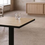 Mesa OMEGA 68x68 roble artisan con canto negro mate