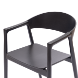 La silla de restaurante de madera ARDEN negro